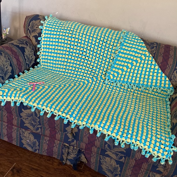 Just cause we’re friends Afghan - Pretty throw for any bed or Couch😉 - Picture 4 of 4